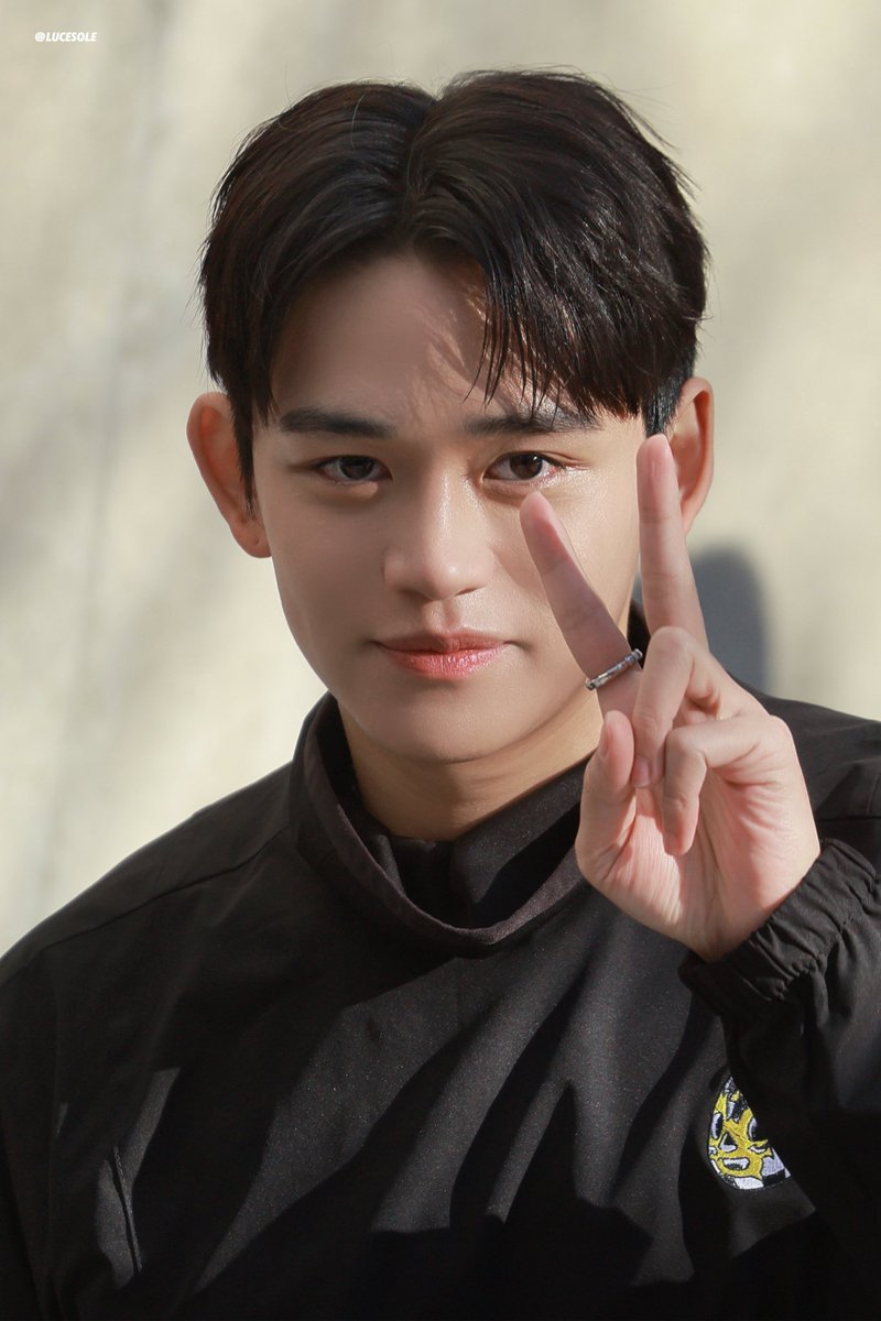 250209 서울패션위크

#루카스 #LUCAS 
<a href="/lucas_official/">LUCAS</a>