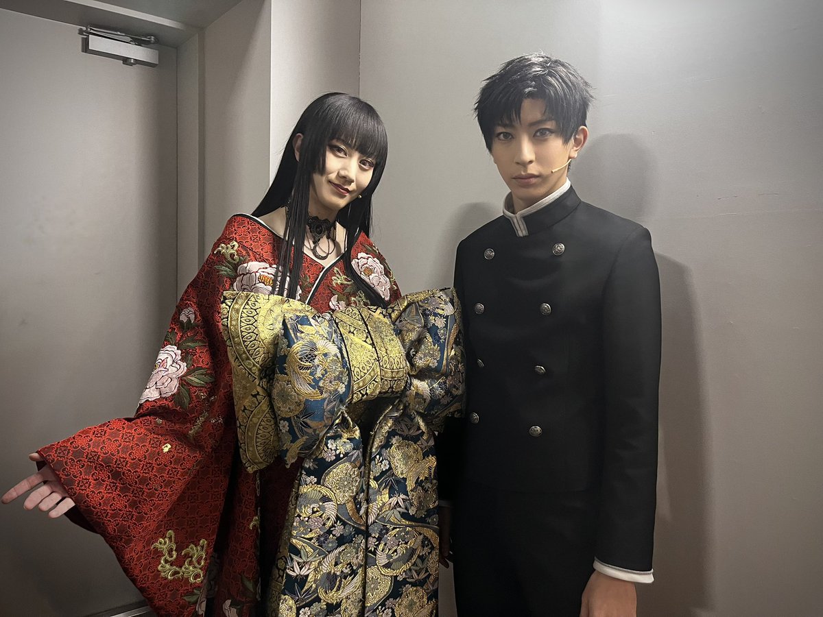 LimitedYu's tweet photo. #ホリ譚 東京千秋楽ありがとうございました

一旦ここまで来れた達成感は凄まじい

今日は侑子さん役もっくんと
もっくんの侑子さん、言わずもがな最高ですよね
異様なセリフの数々をお客様の心にそっと染み込ませるようなあの表現力は、袖で見ててのめり込んでしまいます

大阪もよろしくお願いします https://t.co/JCfnxRJXa8