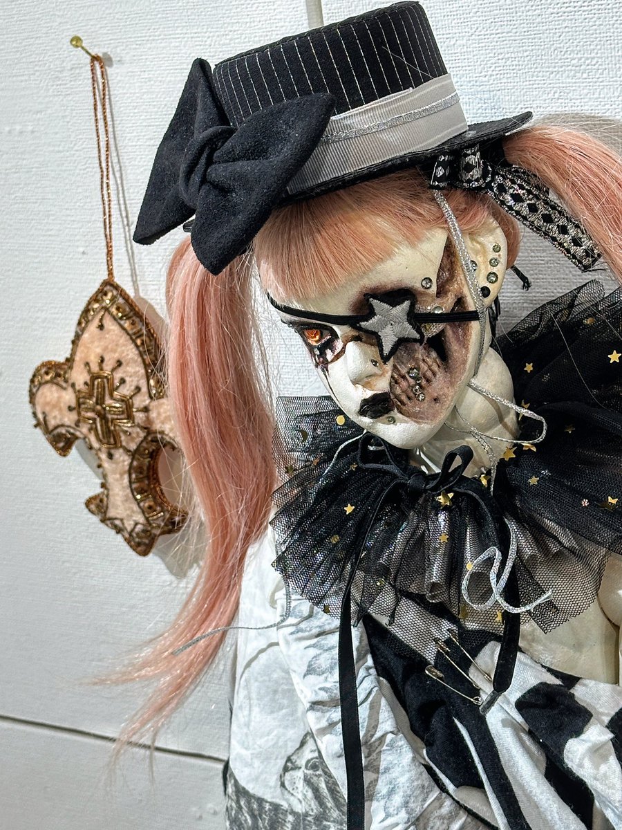 GeistVerliebt86's tweet photo. 一目見ただけで感動するゴシック美...【✞♡】
#RioTokikawa
#SPANARTGALLERY
#スパンアートギャラリー https://t.co/KnlLqawvET