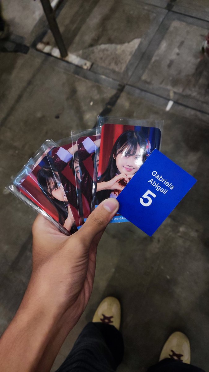 abiiiidddd's tweet photo. WTS/WTT PC ELLA MNG https://t.co/0tySwks8V0