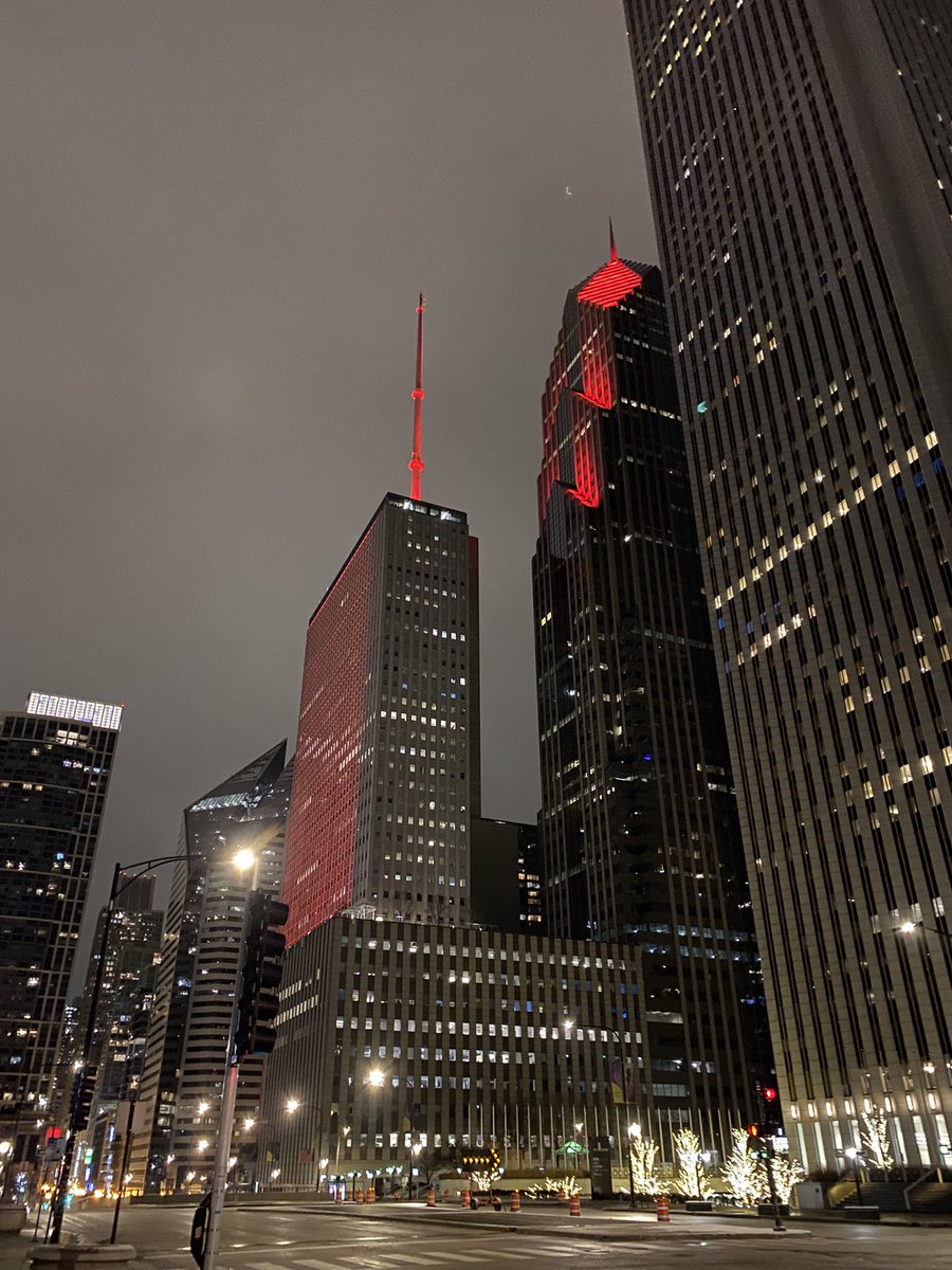 Lara Mondae / WXRT (@laramondae) on Twitter photo Fly with me @ midnight <a href="/93XRT/">WXRT Chicago</a> we are broadcasting from the Terri Hemmert Studio in the building with the three red lights. I’m here with you all night, I’ll bring the music you supply your own snacks. Fly with me @ midnight <a href="/93XRT/">WXRT Chicago</a> we are broadcasting from the Terri Hemmert Studio in the building with the three red lights. I’m here with you all night, I’ll bring the music you supply your own snacks.