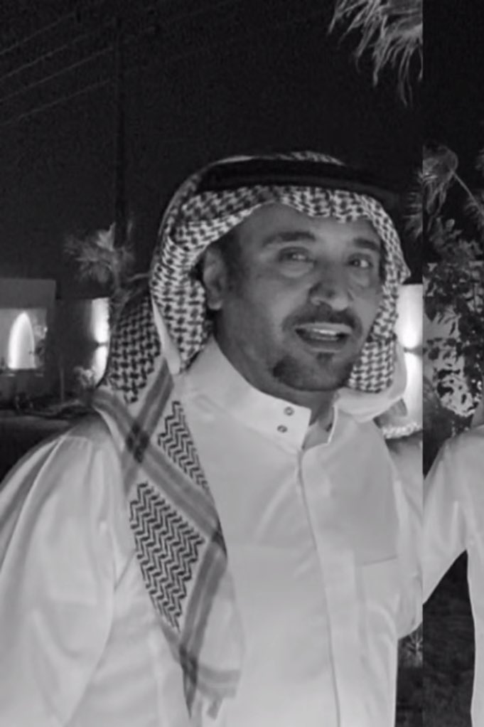 وشلون تقطعني بسيف البعد قطّاع الوصال
وأنا لو أقطع عرق قلبي ماقطعت اوصالها

وشلون ماتشتاق,,ماترحم,,ماتذكر,,ماتسال
    وشلون ماتطلق يدينٍ كبلت بأغلالها