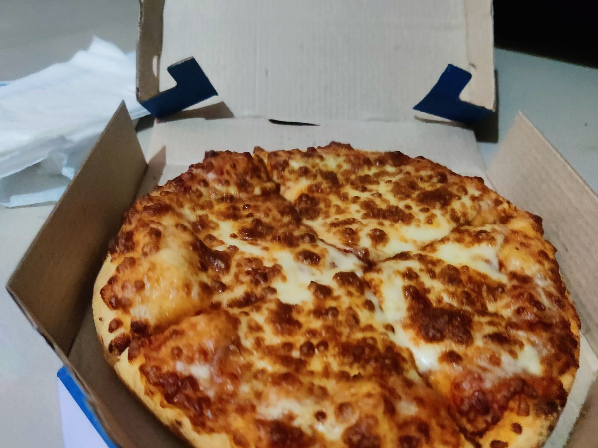 Lokimultivers's tweet photo. @dominos_india #HappyPizzaDay &amp; #DominosIndia @dominos_india https://t.co/ZszZMHHvX0