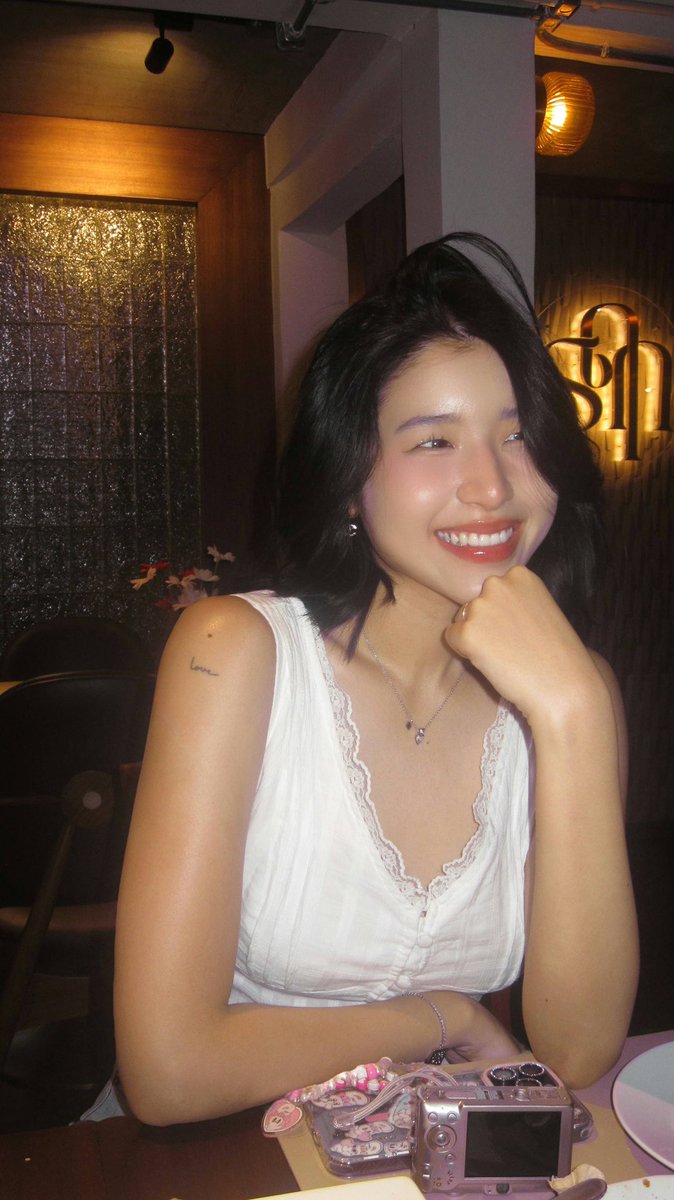 _miu2miu_'s tweet image. dinner with me?