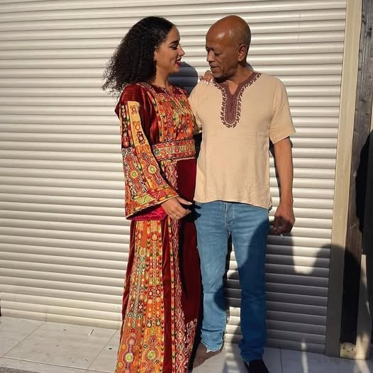 Deus__Abscondis's tweet photo. @rulajebreal The father of Shaden Qous being held in captivity by Isreal died after a fire broke out in their house in #Jerusalem yesterday evening. #ShadenQous #Palestine https://t.co/IsWbD0o81T https://t.co/LTMKFtS9hG
