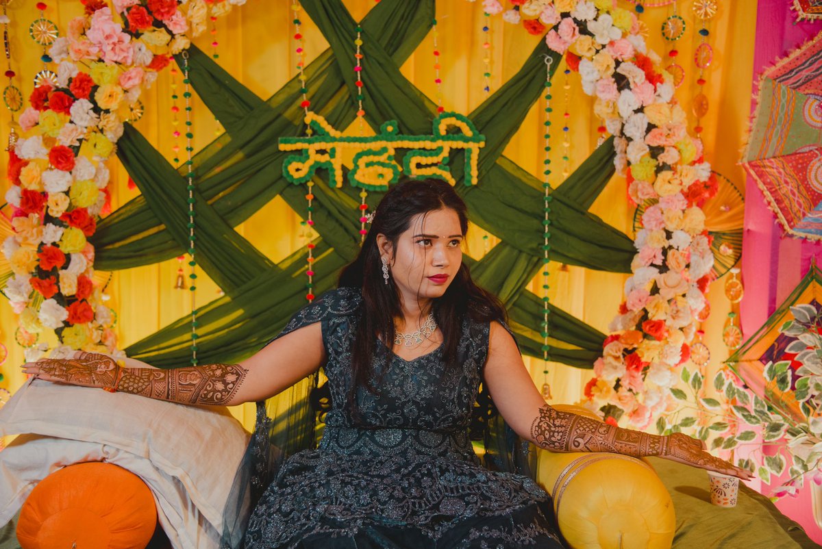 socialist_seema's tweet photo. Mehandi 💚
18-01-2025
Love in my hands ❤️ 🥹 beautiful memories 🧿
#memories #mehandi #mehandinight #beautifulmemories #couplegoals #goals #mehandifunction #outfitideas
#traditional #bride #indianbride #brideandgroom #bridetobe #bridalmakeup #mehndioutfits #mehndiceremony https://t.co/41mPD4Ntg9
