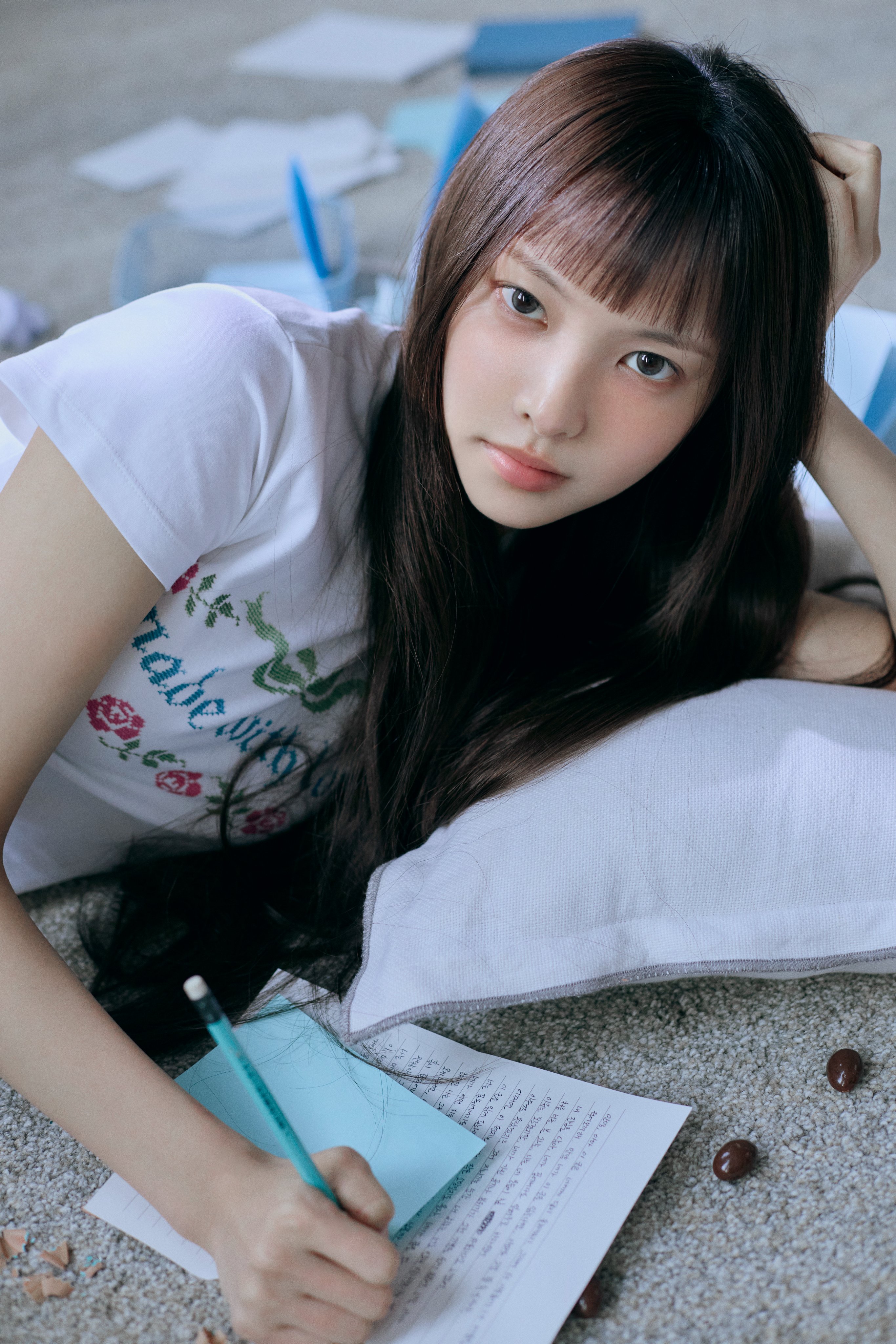 ILLIT ユナ Amazon.co.jp: illit ユナ ラキドロ 韓国 ポップアップ限定 公式