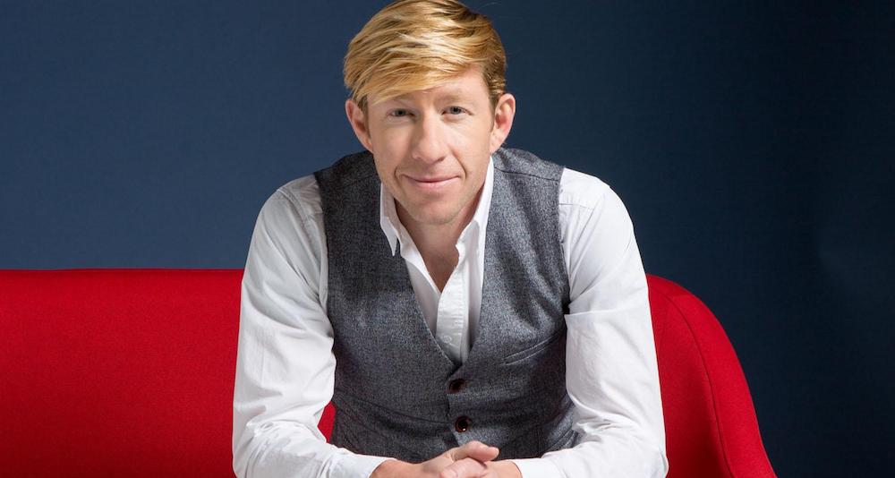 هذا هو ماثيو ووكر

إنه أفضل عالم نوم في القرن الحادي والعشرين ..

رسالته؟
كلما قصر نومك، قصرت حياتك.

إليك بروتوكوله المدعوم بالأدلة للحصول على نوم عالي الجودة كل ليلة: