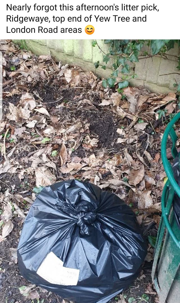 Around the fields <a href="/SouthboroughTC/">Southborough Town Council</a> <a href="/litterheroes/">Litterheroes</a> @LoveWhereYouLive #litterpicking