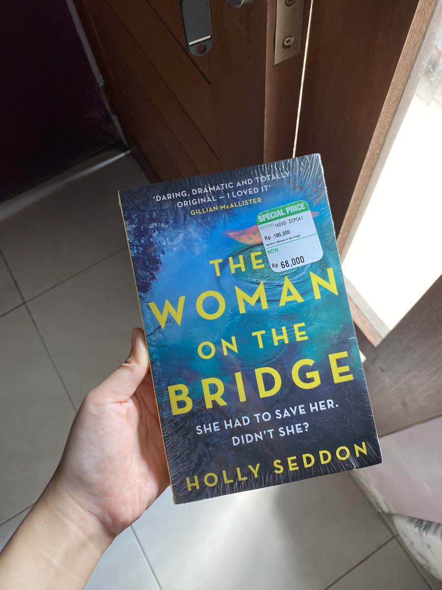 korjinnie's tweet photo. Wts preloved 📚 guys

- it ends with us uk ver 100k
- it starts with us 125k
- five years from now uk ver 125k
- how to stop time 99k (sealed)
- the woman on the bridge 55k (sealed)

Tag. Wts wtb preloved buku novel https://t.co/u1QxOJtZuY