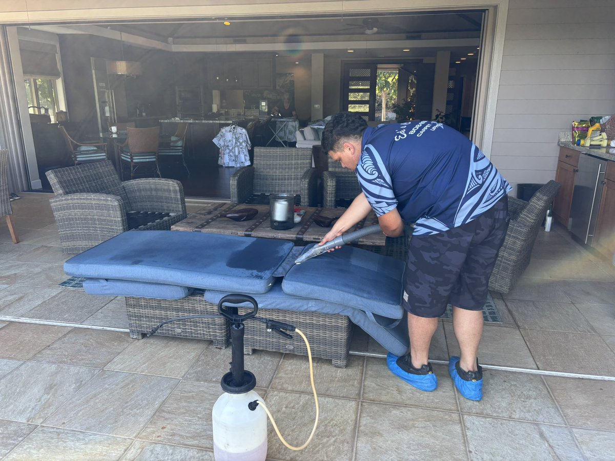 EdsCleaningHI's tweet photo. Get ready to enjoy your outdoor space again! ☀️ Our team specializes in giving your patio furniture a fresh, sparkling clean so you can relax in style. Let's make your patio shine! #CleanPatio #OutdoorLiving #FurnitureCare #SummerVibes #CozyOutdoors #BigIsland #Hawaii #KailuaKona https://t.co/JaHGrdxaUz