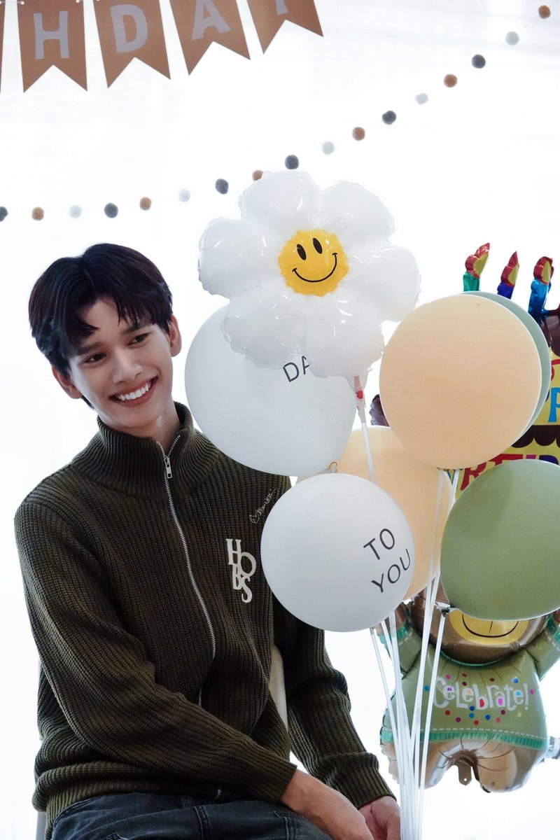 YYan9538's tweet photo. 🥳🥳🥳🥳🥳🥳🥳🥳🥳🥳

#PARK21STBDFANGREETING 
#ParkAnantadej #atdpark
#HeadlinerTHArtist https://t.co/rGDw4Y1i4M