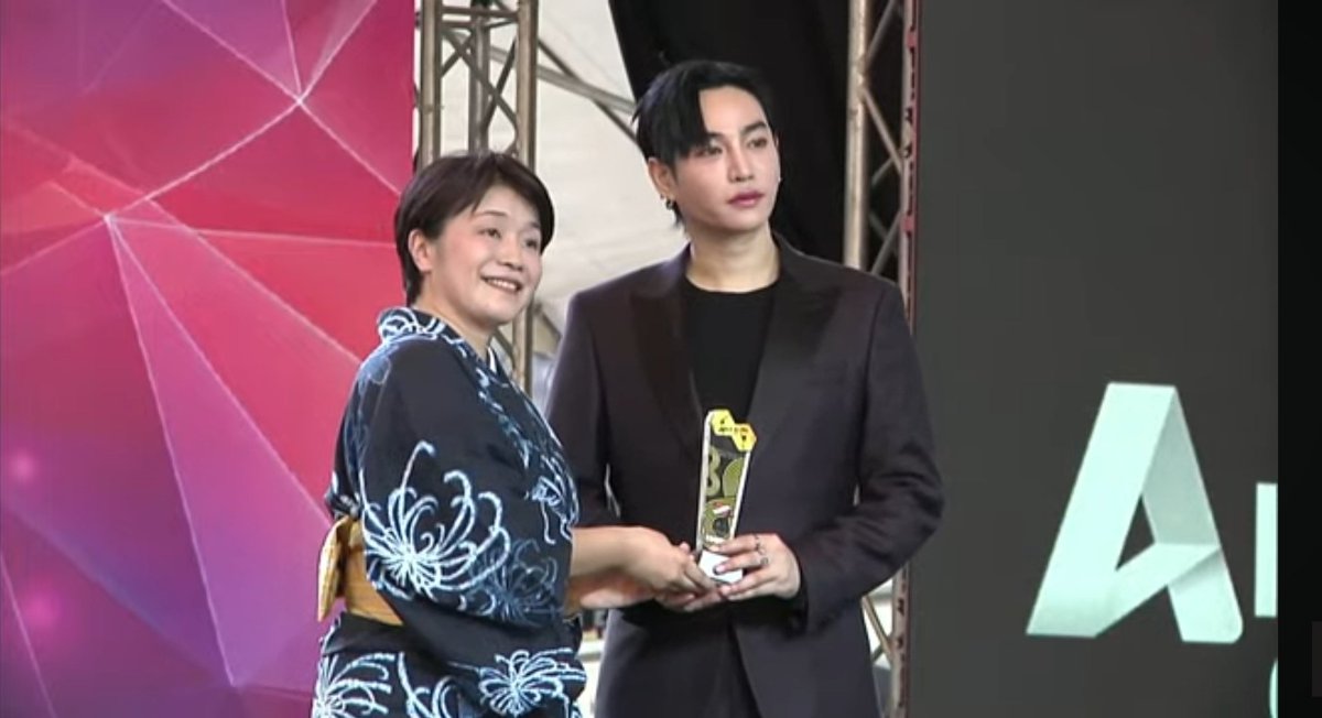PeckPaLit_FC's tweet photo. ขอแสดงความยินดีกับ​ เป๊ก​​ ผลิตโชค ที่ได้รับรางวัล​ JAPAN EXPO THAILAND AWARD 2025​ สาขา JAPAN EXPO MUSIC AWARD รางวัลเกียรติยศสำหรับศิลปินไทยผู้เป็นที่รู้จักในประเทศญี่ปุ่นค่ะ​  🎉🎉🎉
#PeckxJAPANEXPO2025
@peckpalit 

#เป๊กผลิตโชค
#PeckPalitChoke https://t.co/RQQzZFTJCE