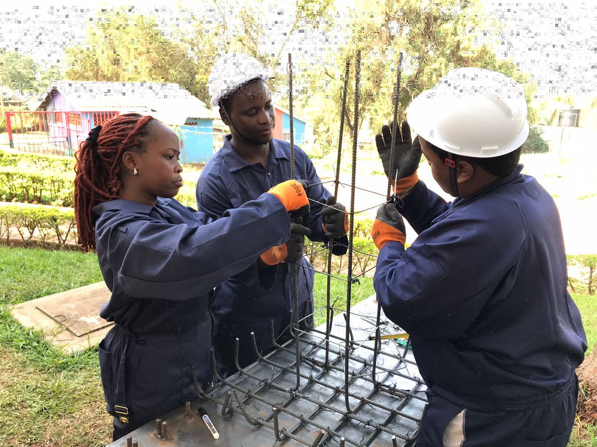 ajutu_philip's tweet photo. Guess what's happening? 👷🏿‍♀️👷🏿‍♂️

Apply here : https://t.co/m3jAUiqfyE

#Apply2UCU https://t.co/rRluS4YTUT