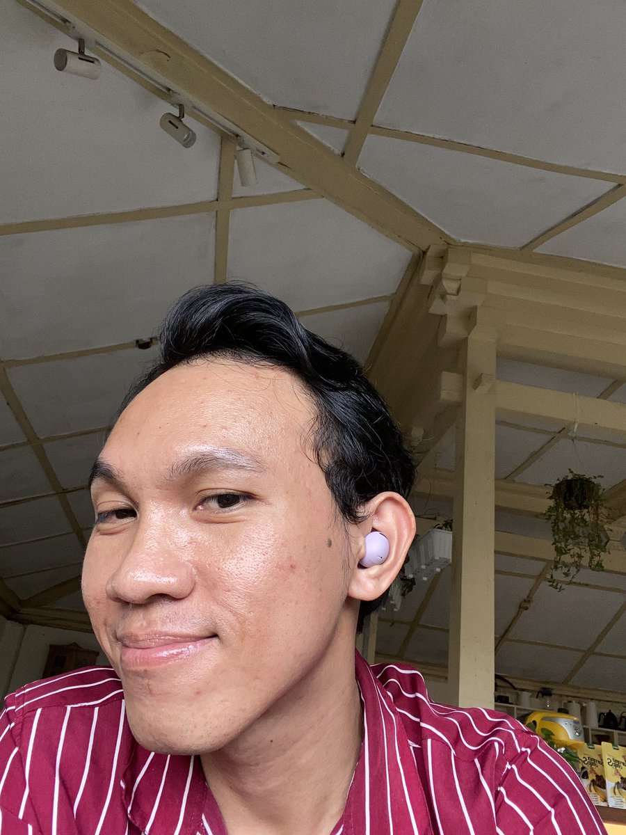 skinchemically's tweet photo. Before-after setelah rajin pakai serum acne Fuscia selama 2 minggu aja. https://t.co/sqwPgf6WFL