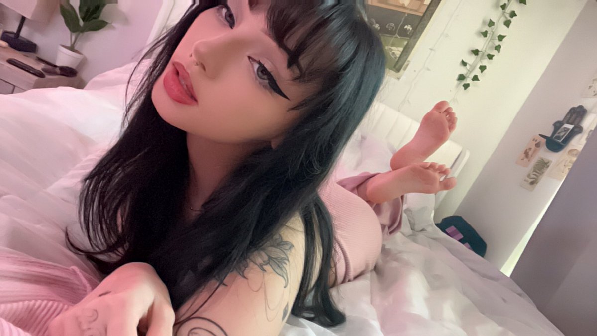 payxluna's tweet photo. like if i can lovebomb and rob u💗💗 https://t.co/YoY2J7fMvr