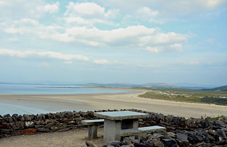 welovedonegal's tweet photo. Good #Sunday 9th #February morning 
from beautiful #Donegal 💚💛 

Today's #GoodMorning photograph is 'Table with a View'.

#Narin strand nr #Ardara 

#Donegal 
#Ireland .
@ThePhotoHour https://t.co/2MzYJM6OGJ