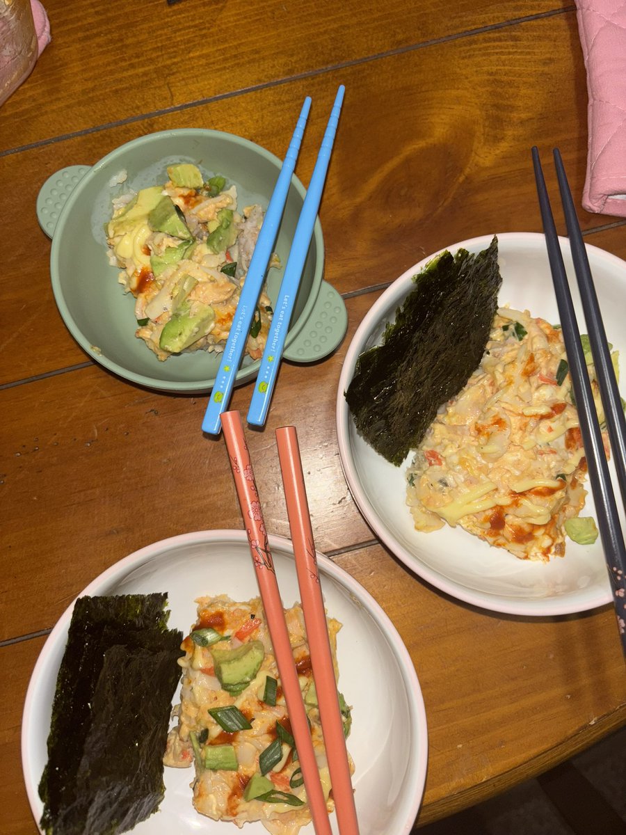 sillygirlface's tweet photo. The sushi bake I made 🩵 and my lil families matching setup 🌸 https://t.co/a1O6Z0kYdH