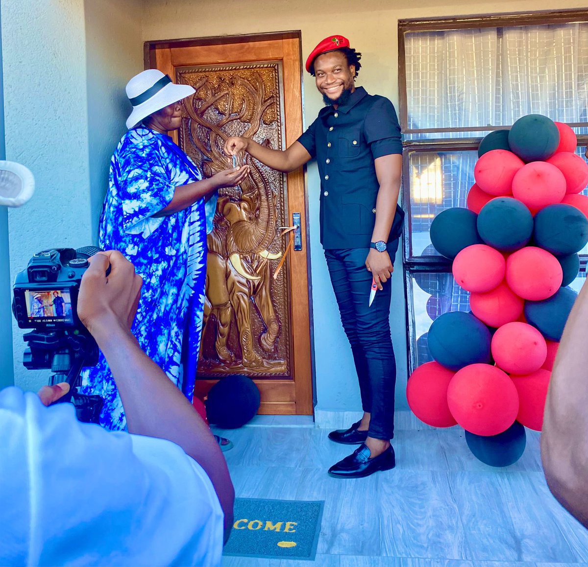 EFFSouthAfrica's tweet photo. ♦️In Pictures♦️

EFF Ward 11 Cllr, Mafia Fane donated a fully furnished house yesterday to the Mabila Family in Ward 11, KaHoyi Village, Nkomazi as part of our initiative and efforts to restore the dignity of the African community. 

The Mabila Family was identified during the heavy rainfalls and storms that left the  family homeless in February 2023.