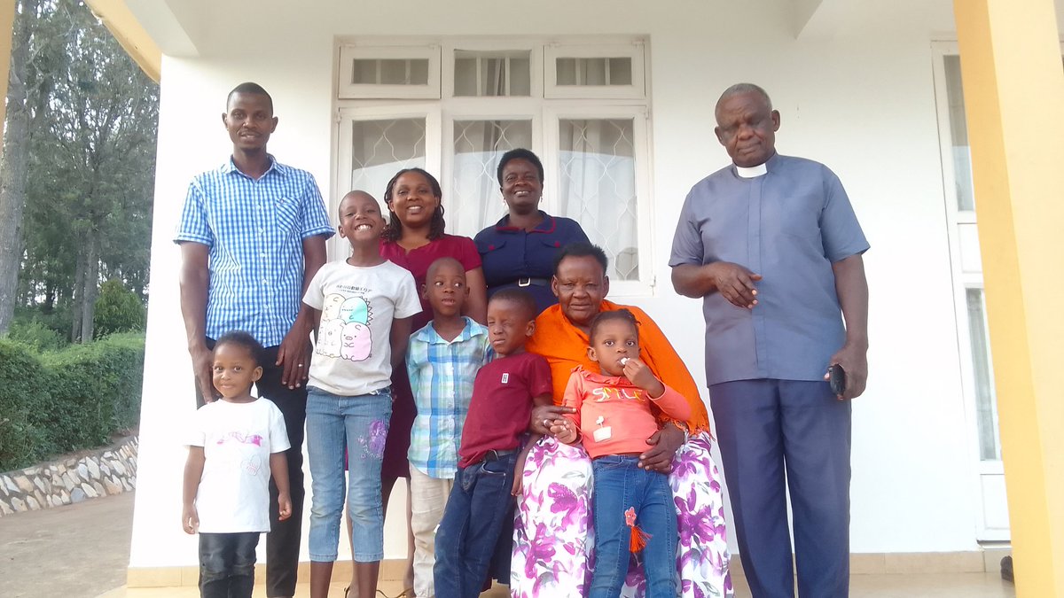 lcfresh5's tweet photo. @edthnaka We will miss so much our shwenkuru...  MHSRIP https://t.co/3bweJutR8h