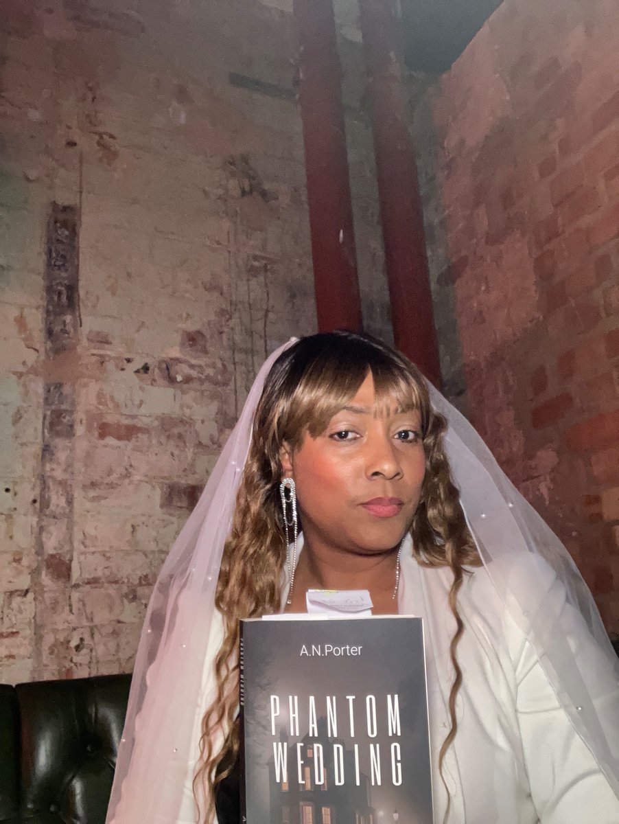 alison_naomi's tweet photo. Phantom Wedding creative book 📕 tour. #phantomwedding #book #Creatives https://t.co/1G8QiqBy9b