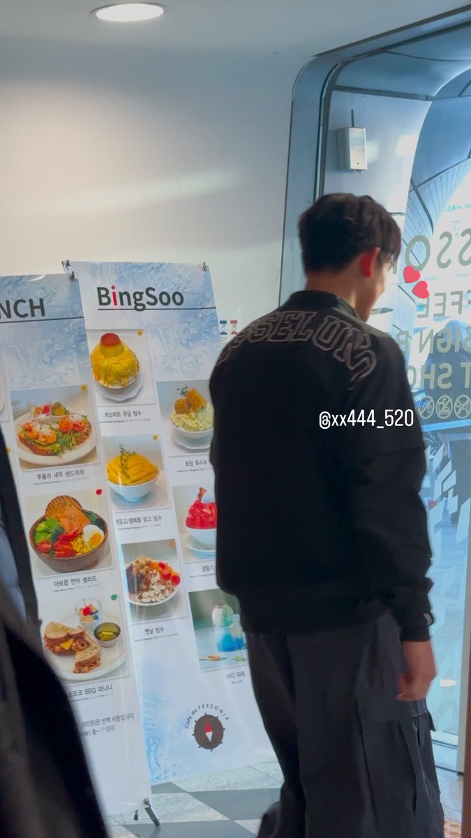 250209 #LUCAS #루카스 

서패위 퇴근~~❤ 
오랜만에 봐서 넘 쭈았어ㅜㅜ 
루카스! 하니까 뽕실 광대 나와서 👍🏻👍🏻 하고 
퇴근🥹🥹💛

#LUCASxSFW25
#LUCASxSeoulFashionWeek2025