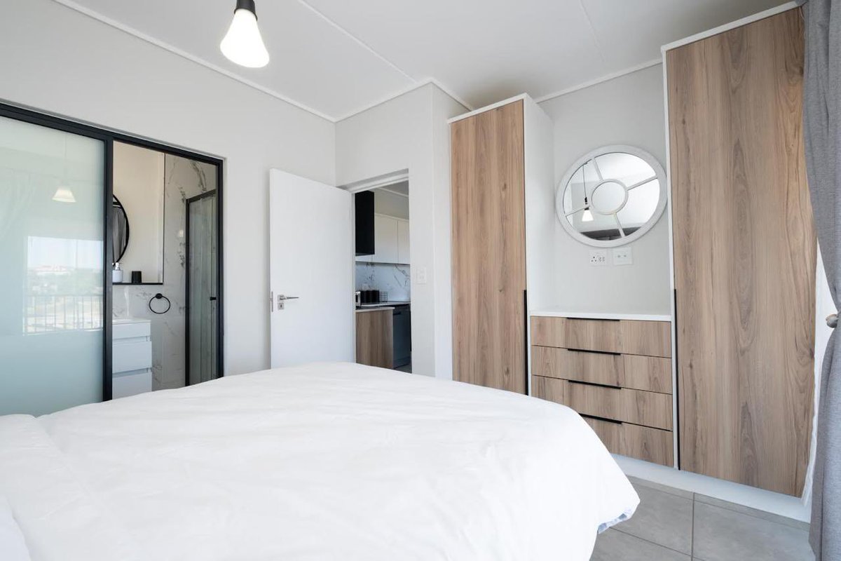 sibiya_sibiya13's tweet photo. I’ve got this 1 bedroom apartment at Munyaka in Waterfall for R1.25 Million. Please RT, buyer just might be on your TL https://t.co/LsWMIdtKTV