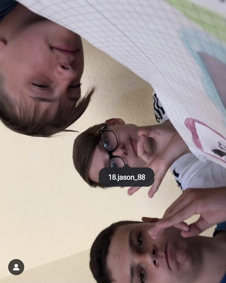 Ossi295's tweet photo. @0_7_user Das crazy, kein Wunder dass die das Gesicht verdecken oder Haare abrasieren https://t.co/c4g0GtGu0p