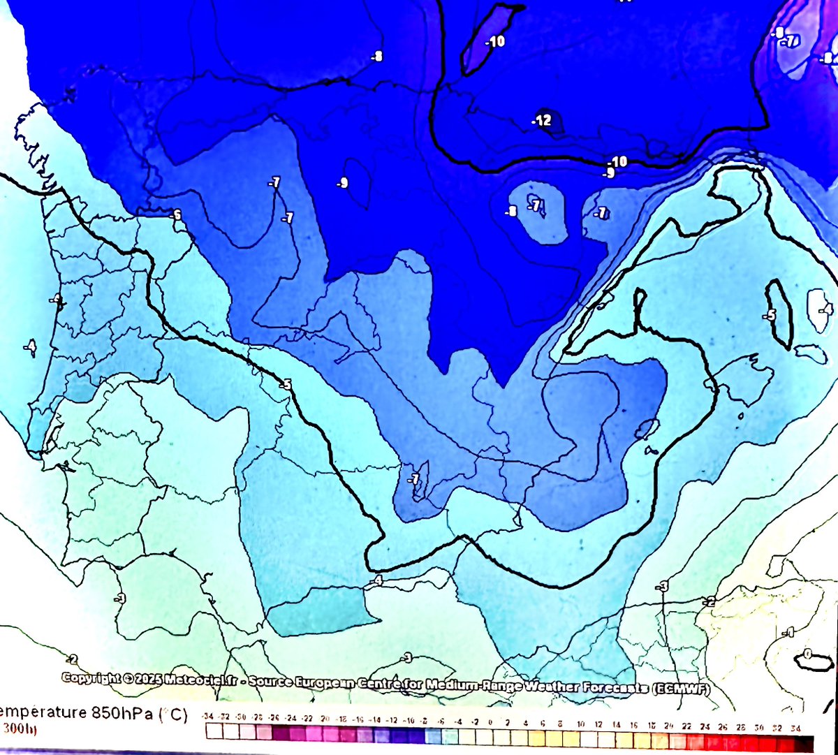 Kukurrukuuu's tweet photo. Temperatura a 850hP y  Temp./Geop. 500hP respectivamente para el Viernes 21 de febrero a la 01:00 h Locale según la Run ECMWF 0.25* 12 Z du Samedi 8 fevrier 2025. 
Si,ya sé ke es a 300horas. #EGURALDIA #Negua #hotza #otsaila @MeteoAndoain 
@meteogros @EduLasaga @meteolasarte @Arabamet @Armeteo @Euskalmet @ElTiempoNavarra
