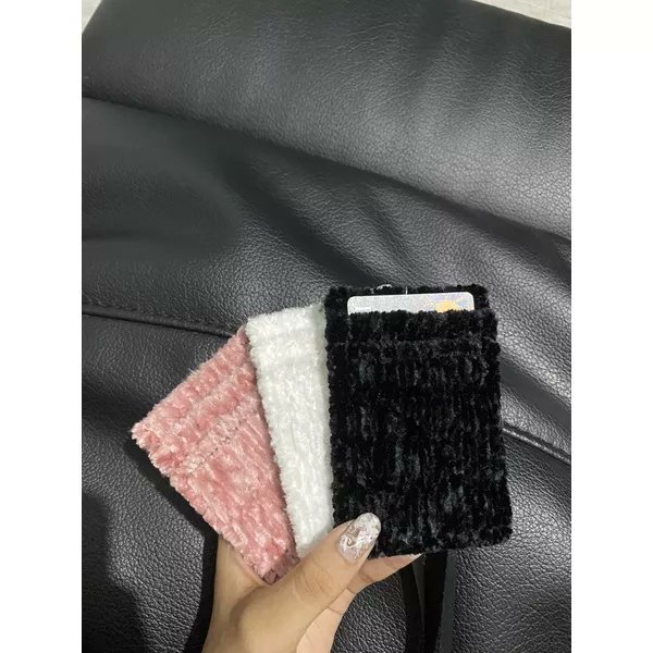 breji9's tweet photo. 9. [NEW] Cardholder bludru handmade
• 30k aja ada 3 warna > pink, hitam, putih 
• dapet tali panjang juga ya jadi bisa digantung di leher, cocok bgt kalo mau berpergian tapi bawa uang/kartu aja
• talinya juga bisa dicopot jadi bisa dijadiin card holder biasa yang ditaro di tas https://t.co/scAODhtjWC