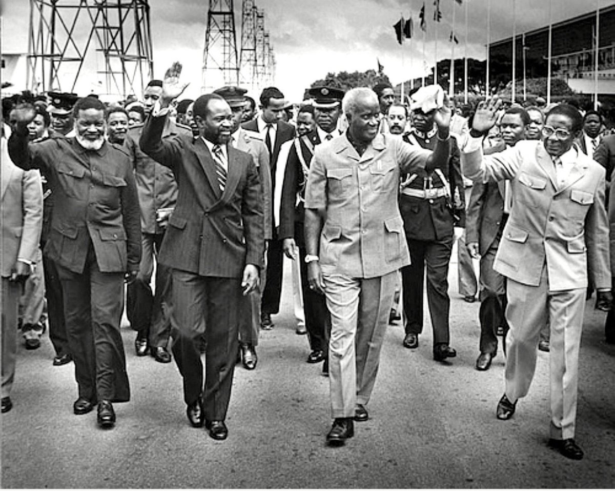 bwaya's tweet photo. Kizazi hiki kinachopita kilifanya kazi kubwa kuikomboa Afrika na ukoloniโili sisi tupate nafasi ya kusuka michongo ya kukomboa familia zetu na marafiki zetu na umasikini.
Huenda kizazi kitakachotufuata kitakuwa na kazi kubwa ya kujikomboa na michongo yetu ya kujilimbikizia mali. https://t.co/MwrqMyRRvm