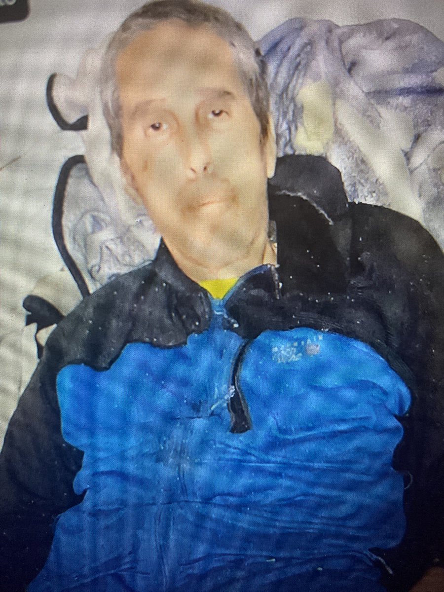 SeattlePD's tweet image. MISSING : David, 60 y/o, WM, 6’1”, 170lbs, brown hair, and brown eyes. Last seen wearing a gray sweater, blu Jeans, and no shoes. Has Alzheimers. Known to frequent a gas station by the intersection of N 85th Av and Aurora Av N, and the Capitol Hill area. Please call 911 if seen.
