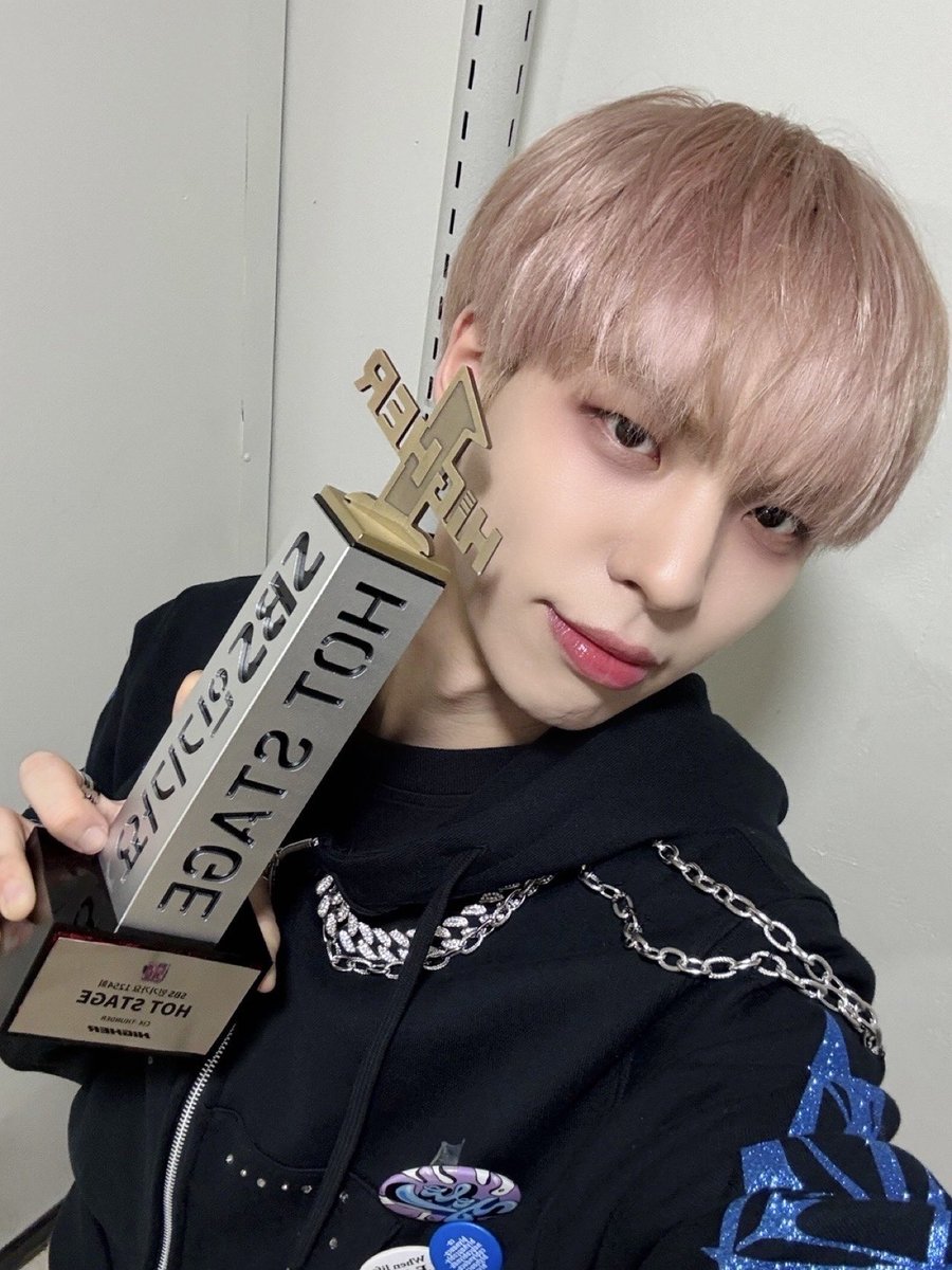 픽스가 짱이여~👍

#CIX #FIX #BX #이병곤 #병곤 #평픽사💙