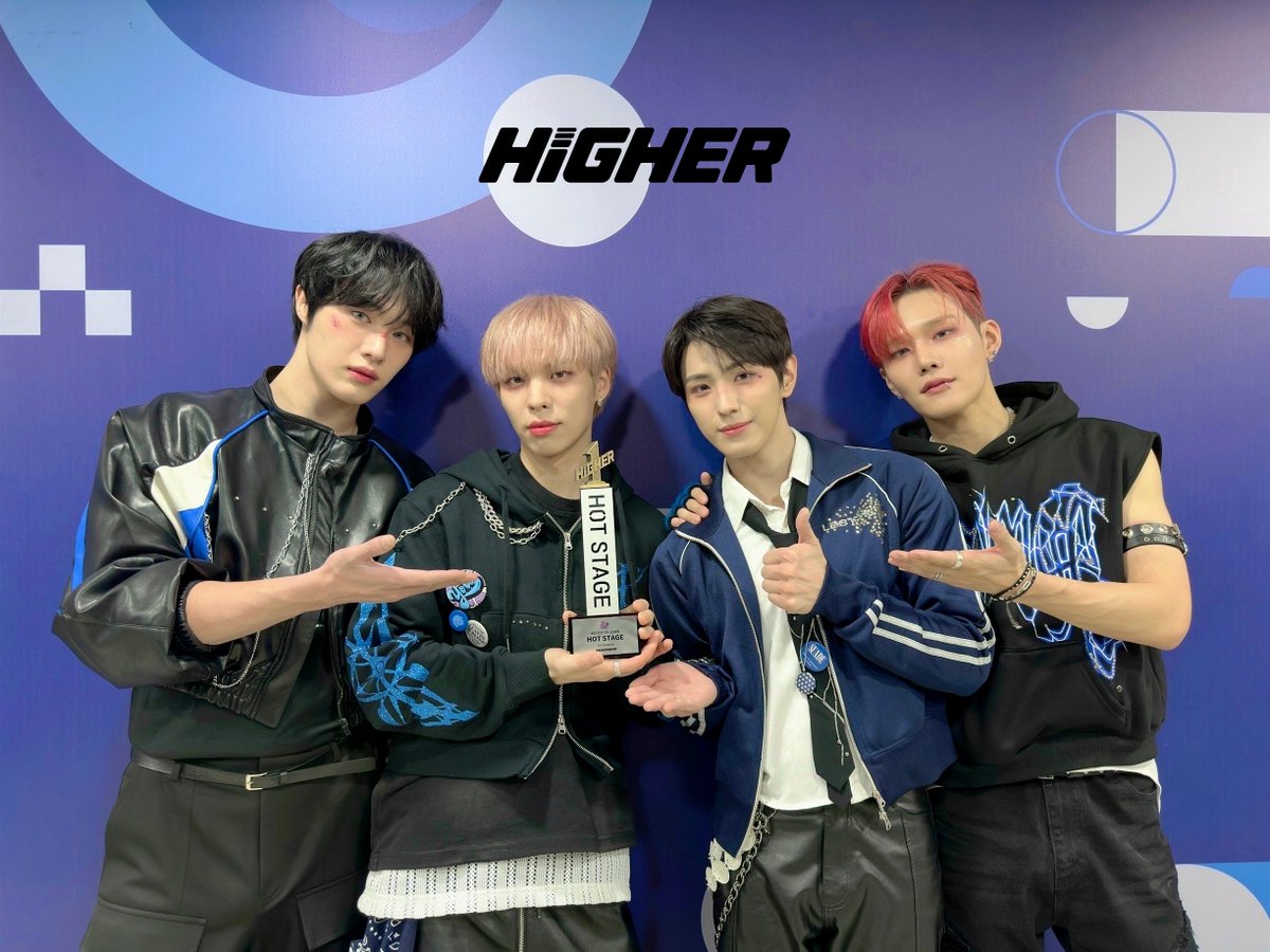 HIGHER_twt's tweet photo. 🎉SBS #인기가요 1254회 핫스테이지 1위🎉

#CIX #씨아이엑스
#THUNDER 

#FIX #픽스 의 지지로 CIX가 1254회 핫스테이지 1위를 했어요!✨

축하합니다!!!🎉 https://t.co/FRVJCeaybO