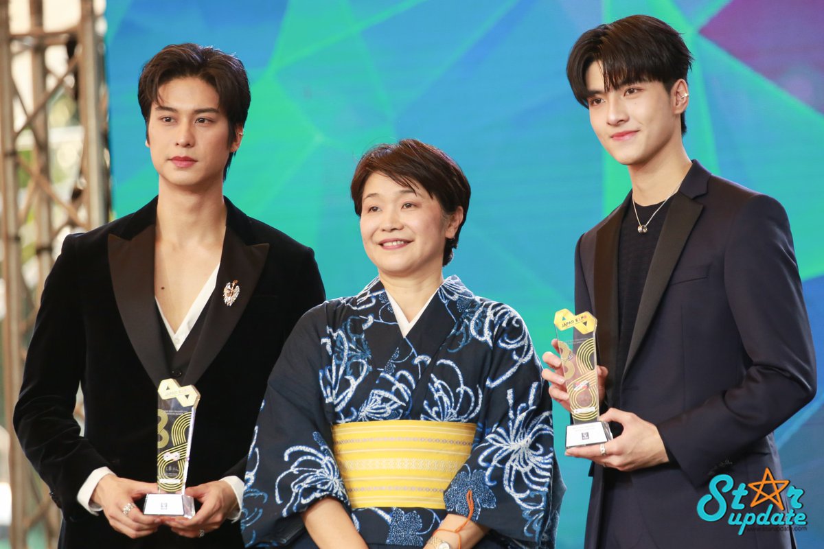 webstarupdate's tweet photo. แสดงความยินดีกับ #ออกัสวชิรวิชญ์ และ #แม็คณัฐพัชร์ กับรางวัล #JAPANEXPOTHAILANDAWARD2025 สาขานักแสดงหน้าใหม่จากซีรีส์ยอดนิยมในประเทศญี่ปุ่น

#JAPANEXPOTHAILAND2025 
#Augustvachiravit #nattapatmac 
#Augustmac https://t.co/WhD5Hcr8Xm