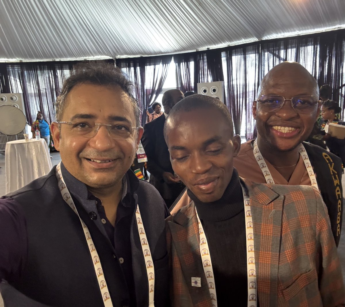 R2SurviveCancer's tweet photo. After my talk at IASLC #Africa #LungCancer conference, few moments moved me, which make me realized #GoodDeedsGoFar!: 
• Dr Nini (Oncologist🇳🇬): ‘Ur advocacy helped not just Indian patients but also Africans accessing ALK lung cancer care in 🇮🇳.’
• A Ugandan med student: ‘Followed ur work for yrs—inspired me to enter & better serve patients.’ 
• An African patient advocate: 'If he can do in India, why can't we in Africa'.
Let’s keep working for better healthcare in India—not just for Indian cancer patients, but for all of #LMIC & #GlobalHealthcare. Let’s continue to #SparkAChange. 

#EveryLifeMatters 
#NoOneShouldFightAlone
#PatientAdvocacy

@IndiaAlk @PMOIndia @JPNadda @CancerGridIndia @MoHFW_INDIA @NITIAayog @cspramesh @AnantBhan @ullas_batra @urvashi01 @docrohatgi  @ns_chd @ravimehro