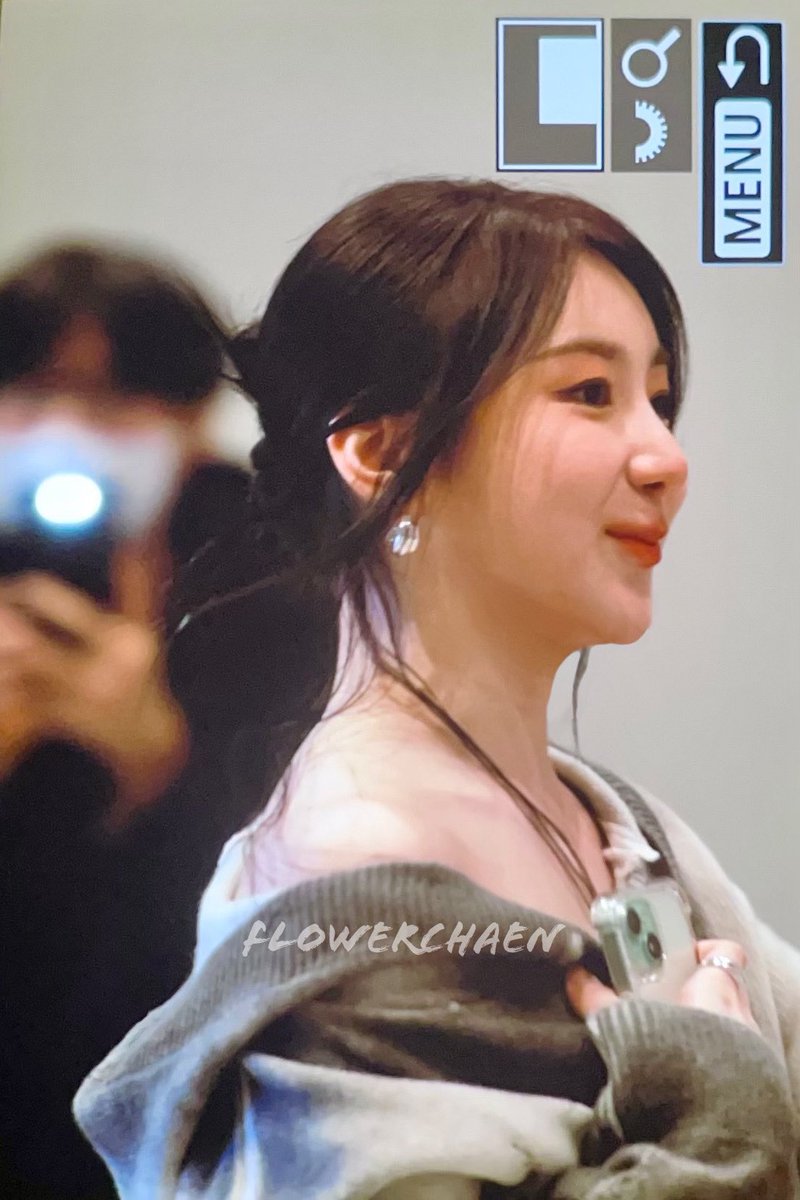 flowerchaen's tweet photo. 250209 패션위크 프리뷰 이채연

아유 공주님🥹

#이채연 #leechaeyeon https://t.co/90SZJqs5yO