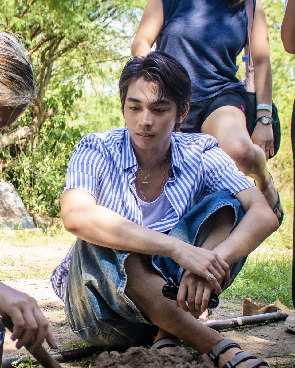 bgyo_ph's tweet photo. #BGYO | #BGYO_FRFR PHOTO SERIES
💎 @BGYO_Gelo 

Sa bawat ngiti, sa bawat kwento, kasama namin kayo. ❤️✨ https://t.co/x80t2G5kpc