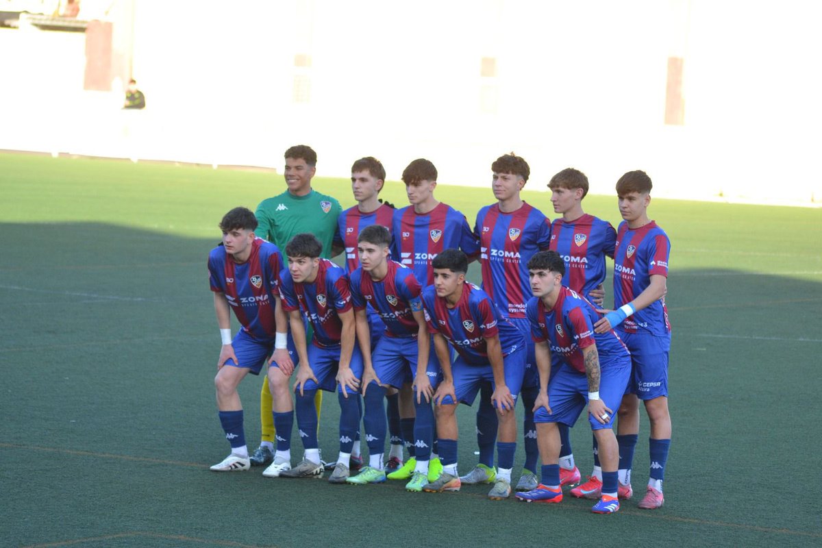 Carlos Sapiña (@sapinacarlos) on Twitter photo Disfrutando de una experiencia diferente a nivel personal con los últimos 10 de 18 puntos sumados.
Mejorando la imagen jornada tras jornada y preparados para competir sea cual sea el destino final.
<a href="/UDAlziraFB/">UD Alzira - Fútbol Base</a> 0-1 <a href="/Academia_VCF/">Academia VCF #ADNVCF 🦇</a> Disfrutando de una experiencia diferente a nivel personal con los últimos 10 de 18 puntos sumados.
Mejorando la imagen jornada tras jornada y preparados para competir sea cual sea el destino final.
<a href="/UDAlziraFB/">UD Alzira - Fútbol Base</a> 0-1 <a href="/Academia_VCF/">Academia VCF #ADNVCF 🦇</a>