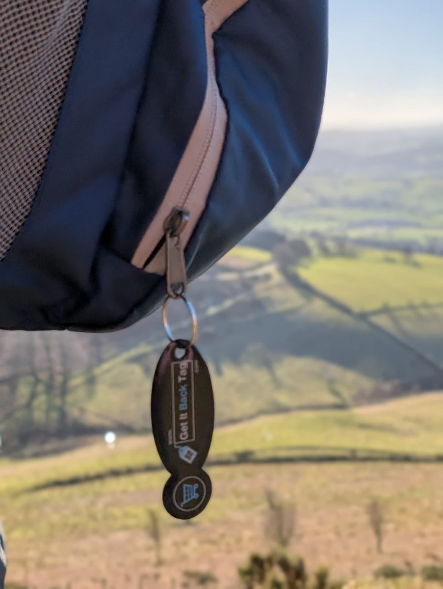 getitbacktag's tweet photo. Doesn't matter where you are you can misplace any item. 

Our Tags are ideal for any bag and help keep your items safe! 

In other news... Wales is glorious on days like Thursday. 

#moelfamau #walk #wales #cymru #walking #hills https://t.co/2ykYjVUMY2