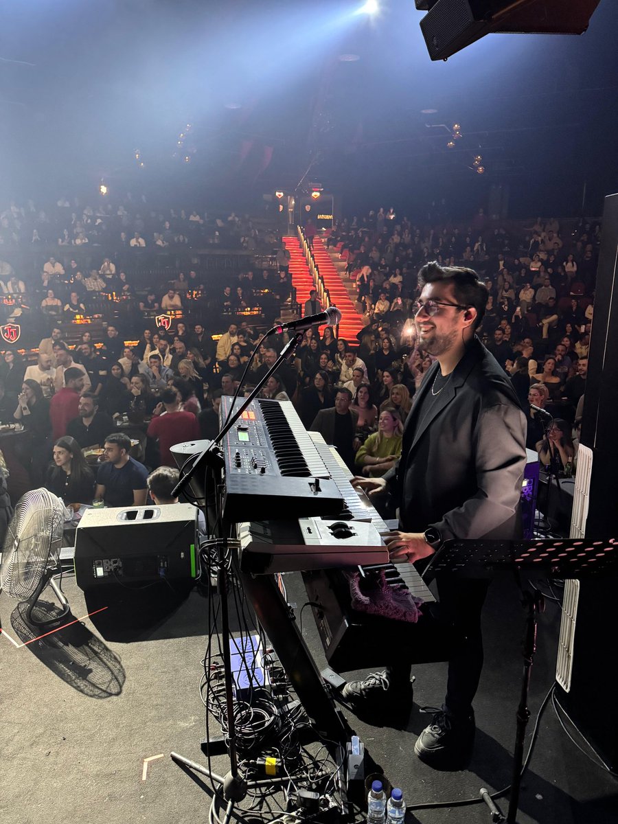 Ozan Sarıboğa (@ozansariboga) on Twitter photo Hande Yener Konseri 🤓 🎹 Bir Jolly Joker hatırası <a href="/handeyener/">Hande Yener</a> <a href="/jollyjoker_tr/">Jolly Joker</a> #mersin Hande Yener Konseri 🤓 🎹 Bir Jolly Joker hatırası <a href="/handeyener/">Hande Yener</a> <a href="/jollyjoker_tr/">Jolly Joker</a> #mersin