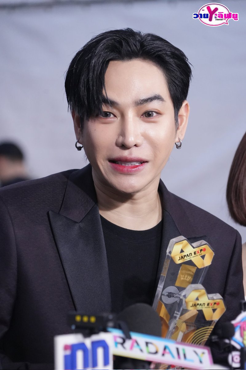 Yloveyouchannel's tweet photo. " เป๊ก ผลิตโชค " ช่วงให้สัมภาษณ์ หลังรับรางวัล 🎉✨️ในงาน "JAPAN EXPO THAILAND 2025" 

#PeckxJAPANEXPO2025
#เป๊กผลิตโชค #PeckPaLitChoke 
#JAPANEXPOTHAILAND2025 https://t.co/Cj5qntoyxC