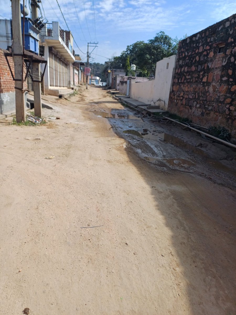 Vivek Yadav (@vivekbhatotia) on Twitter photo आदरणीय <a href="/DC_Gurugram/">DC Gurugram</a> <a href="/MCManesar/">Municipal Corporation Manesar</a> के अंतर्गत आने वाले गांव कुकडौ़ला की गलियों की हालात बहुत ही दयनीय है। सीवरेज से निकलने वालें गंदे पानी का जलभराव, कच्ची गोलियां जिस कारण बिमारी फैलने का भी डर रहता है। कृपया जल्द गलियों का निर्माण कराया जाए। <a href="/cmohry/">CMO Haryana</a> <a href="/ulbharyana/">Directorate of Urban Local Bodies, Haryana</a> आदरणीय <a href="/DC_Gurugram/">DC Gurugram</a> <a href="/MCManesar/">Municipal Corporation Manesar</a> के अंतर्गत आने वाले गांव कुकडौ़ला की गलियों की हालात बहुत ही दयनीय है। सीवरेज से निकलने वालें गंदे पानी का जलभराव, कच्ची गोलियां जिस कारण बिमारी फैलने का भी डर रहता है। कृपया जल्द गलियों का निर्माण कराया जाए। <a href="/cmohry/">CMO Haryana</a> <a href="/ulbharyana/">Directorate of Urban Local Bodies, Haryana</a>