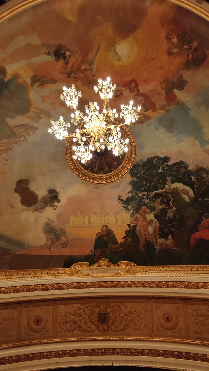 CBreteuil's tweet photo. [Carnet de Culture]
Macbeth à la @ComedieFr 

C'est TOUJOURS un grand moment de prendre place dans la salle Richelieu pour assister à une représentation de la Comédie Française ☺️

Mais jeudi, pour Macbeth ce fut surtout un grand... n'importe quoi 😭 

Fil "tragédie en 5 actes"⤵️ https://t.co/mS36hIuKHs