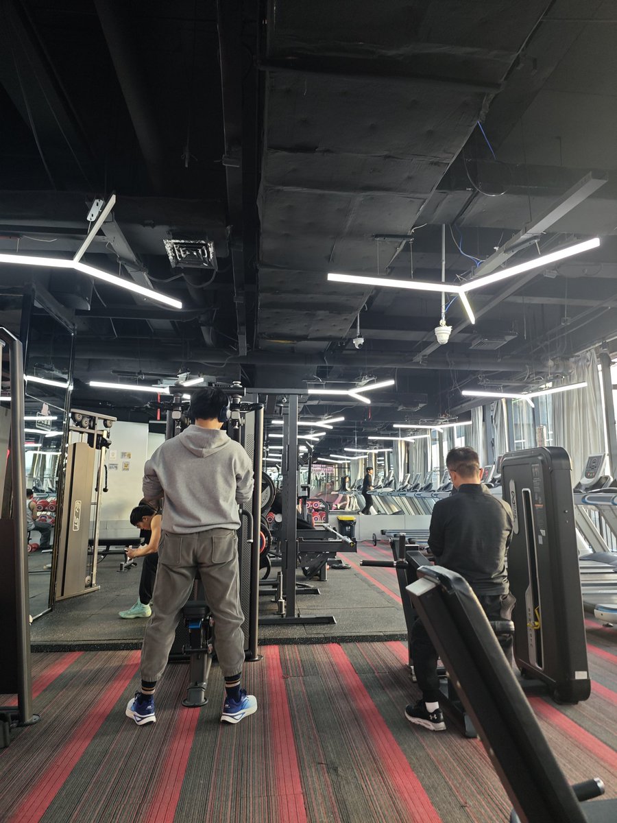 FangGu87550's tweet photo. 假期结束，锻炼重启 https://t.co/cH3MUCiztU