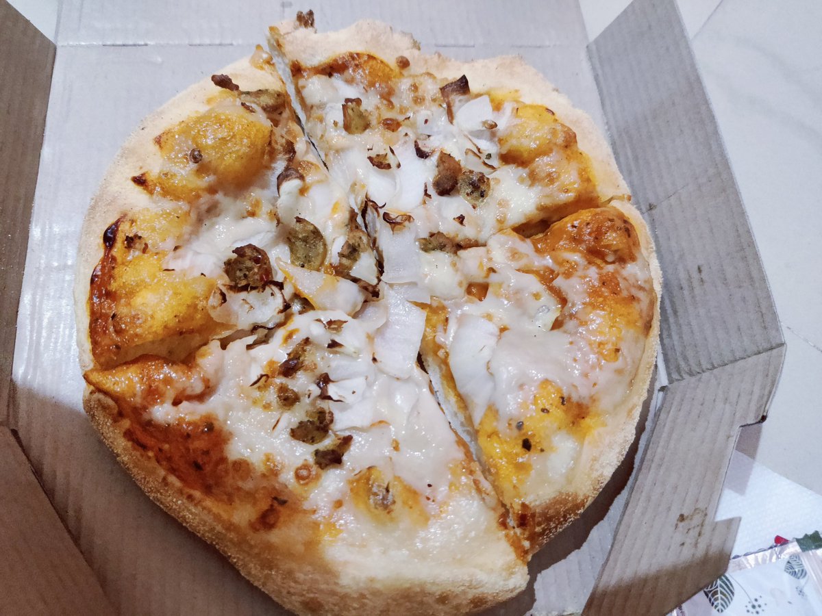 Lokimultivers's tweet photo. @dominos_india #HappyPizzaDay &amp; #DominosIndia https://t.co/LIxviio9BX