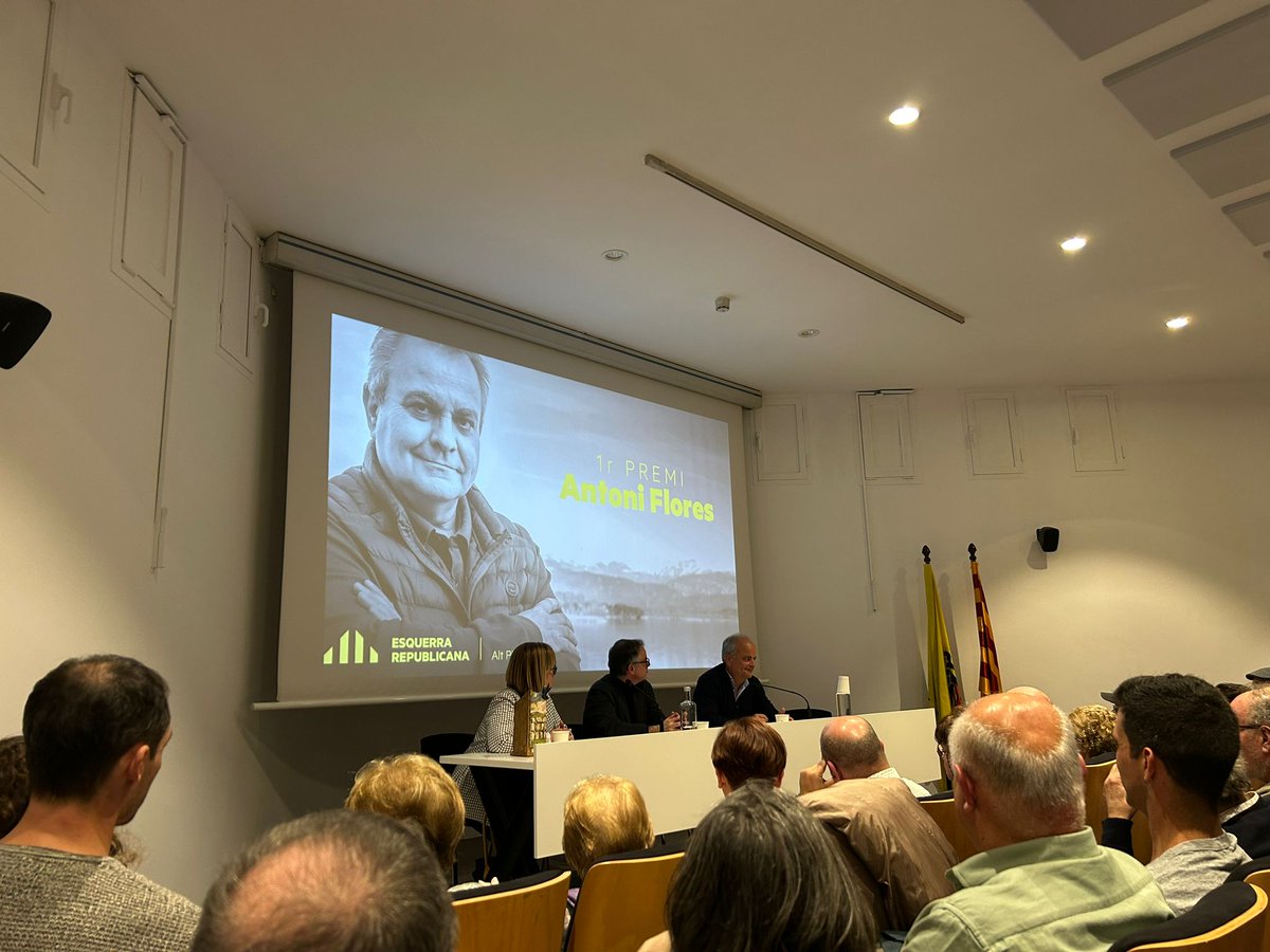 ERCPirineu's tweet photo. 🗞️Esquerra Republicana Alt Pirineu i Aran guardona l’@Ateneu_Pallars amb el 1er Premi Antoni Flores.

💛Ha estat un acte molt emotiu i multitudinari en record del diputat i regidor trempolí.

Llegeix-ho: 👇https://t.co/VlKI6GJtHp

#PremiAntoniFlores
@ERCPallarsJussa; @ERCTremp https://t.co/optrxsJNRp