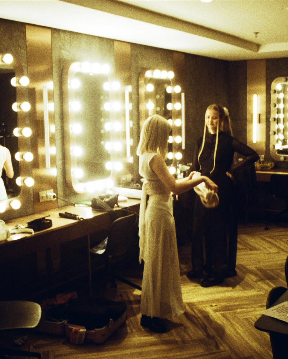 AuroraFranceOff's tweet photo. Backstage moments with @auroramusic from the show in Malaysia 🇲🇾 

📷: Raka Syahreza on IG
➡️ https://t.co/XSIHIcrNSn https://t.co/Ow6iTSyMHc