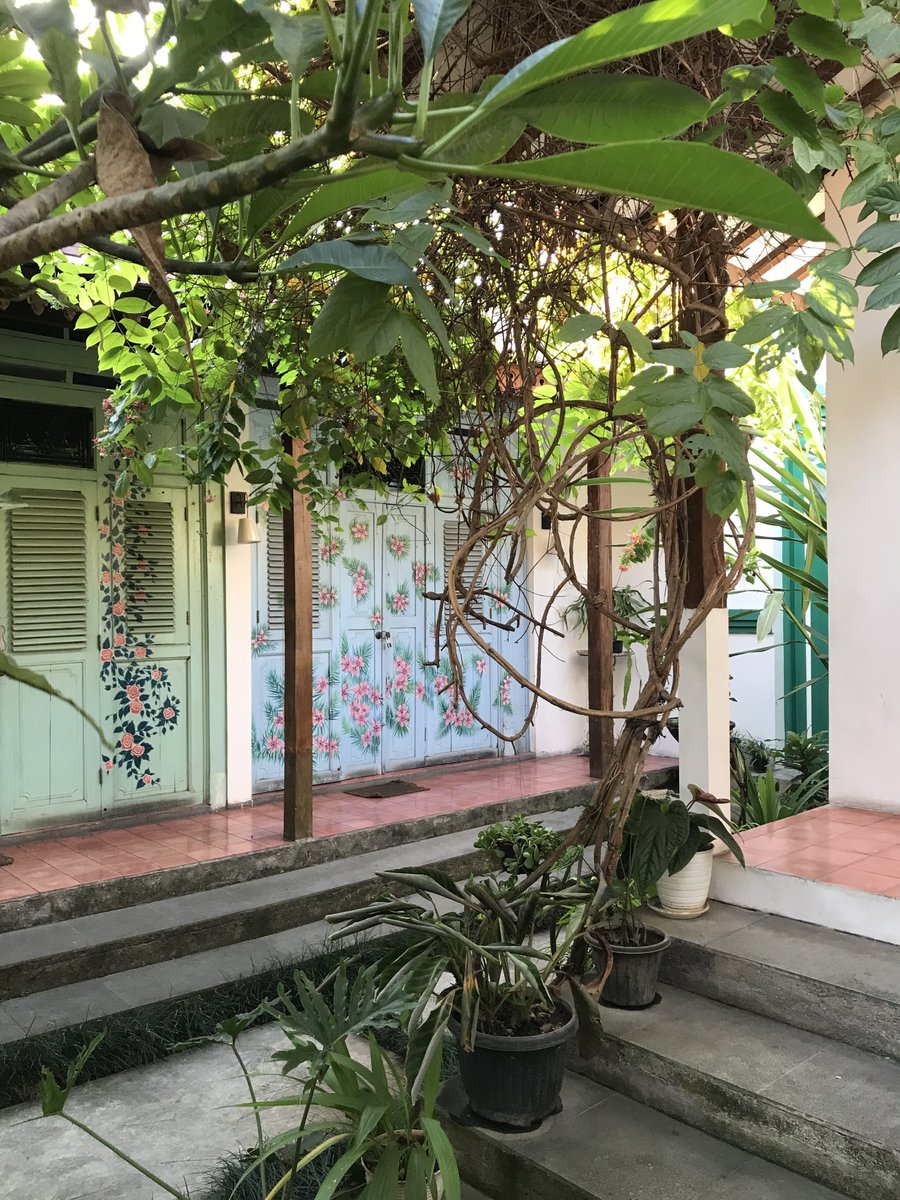 Intermoodd's tweet photo. hari ini aku mau up "Lima rekomendasi hotel yang lokasinya di sekitaran/deket sama Malioboro"

buat kalian yang punya rencana liburan ke Jogja dan mau nginep di lokasi yang deket sama Malioboro, silahkan markah/save dulu🙌🏼

A Thread part 1 https://t.co/0eKABLrrE5