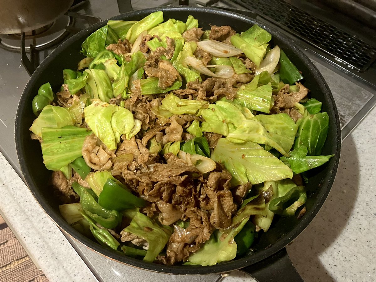 m1ru_f's tweet photo. 息子の大学受験を応援すべく、先週はスキ焼き！今日は回鍋肉！🍚🍚🍚🍺🍺🍺 https://t.co/drC0lgV4S5